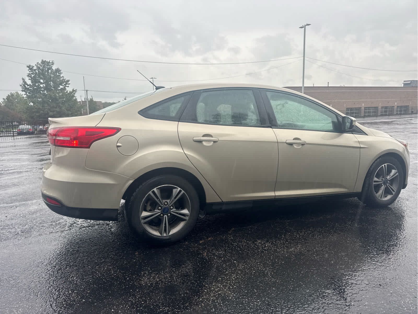 Used 2017 Ford Focus SE FWD image 16