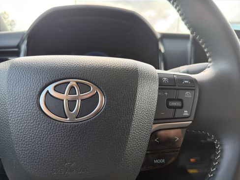 Certified 2025 Toyota Camry SE FWD image 11