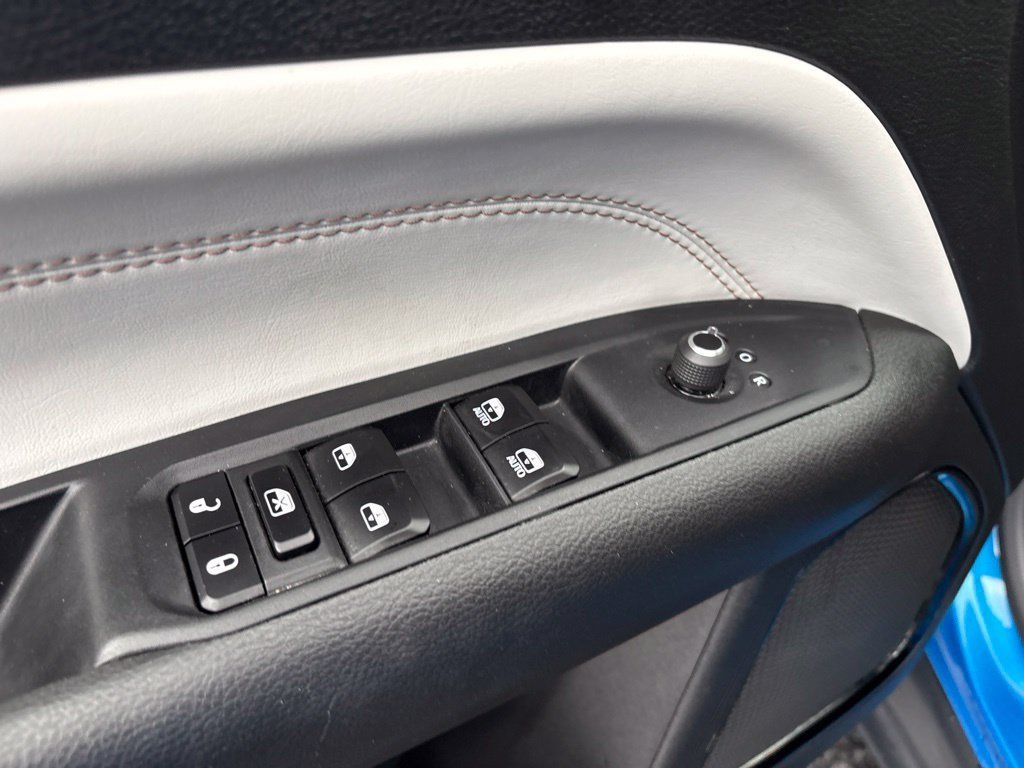 Used 2025 Jeep Compass Limited AWD/4WD image 17
