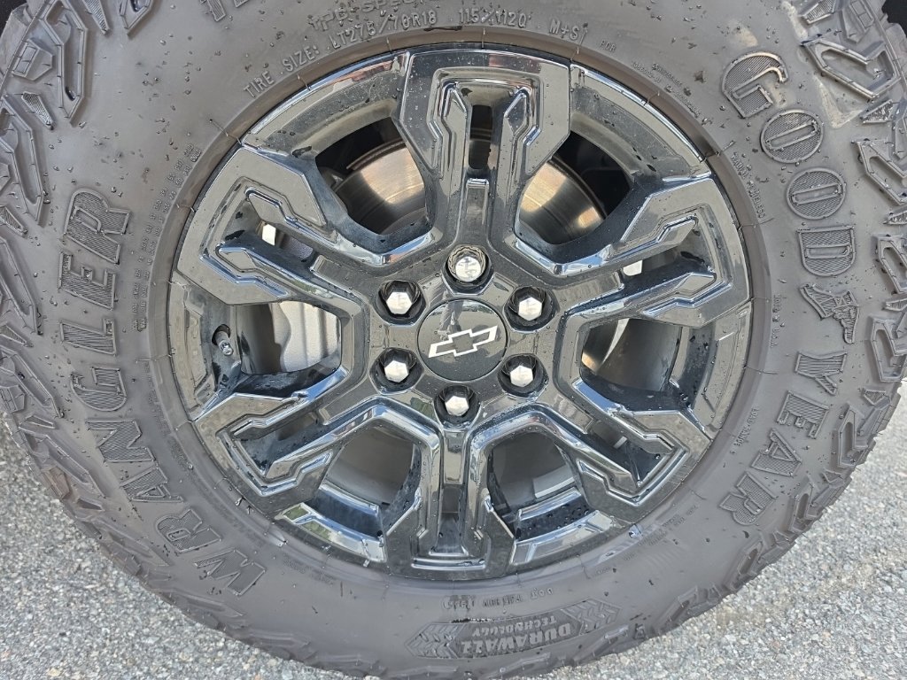 Used 2025 Chevrolet Silverado 1500 ZR2 AWD/4WD image 9