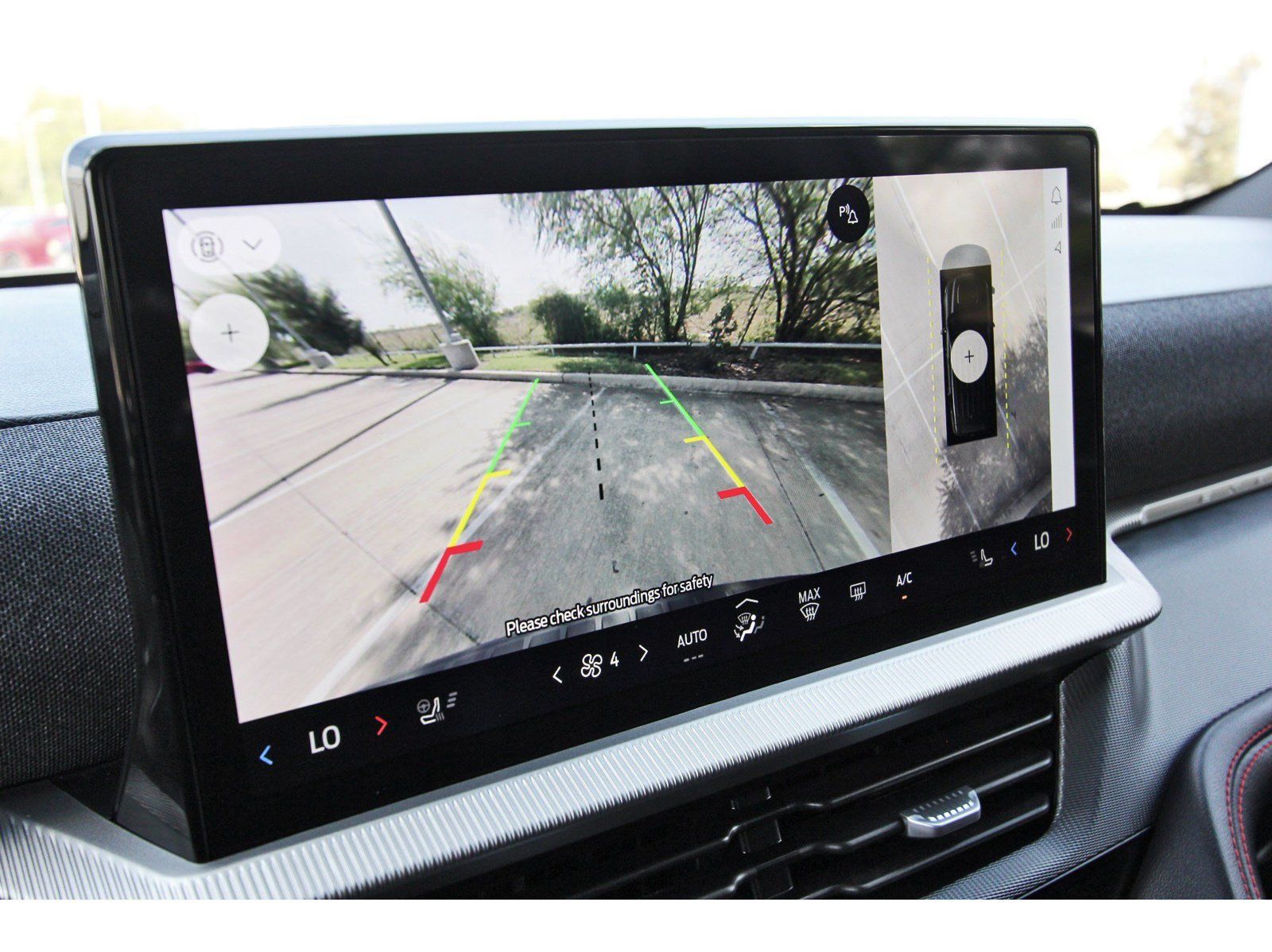 Used 2025 Ford Explorer ST-Line w/ Premium Package RWD image 28