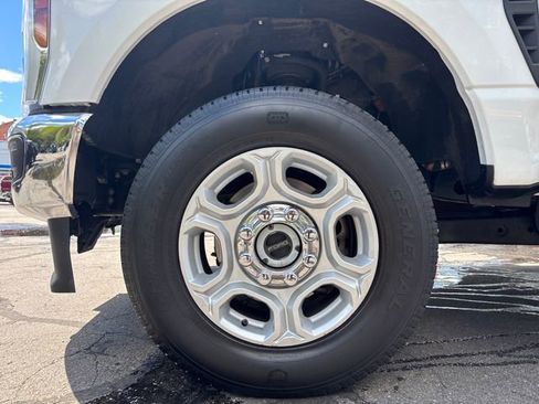 Used 2025 Ford F250 XLT AWD/4WD image 9