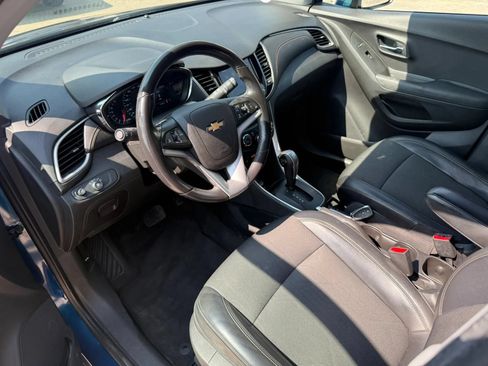 Used 2019 Chevrolet Trax LT w/ LT Convenience Package FWD image 14