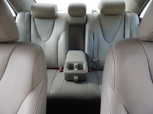 Used 2009 Toyota Camry LE image 19