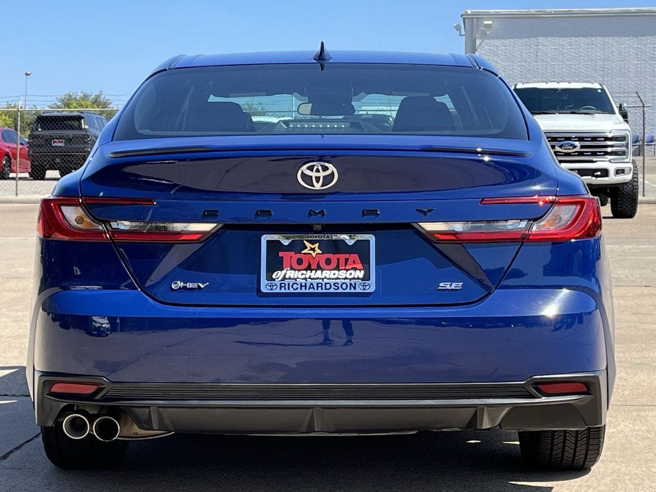 Used 2025 Toyota Camry SE FWD image 5