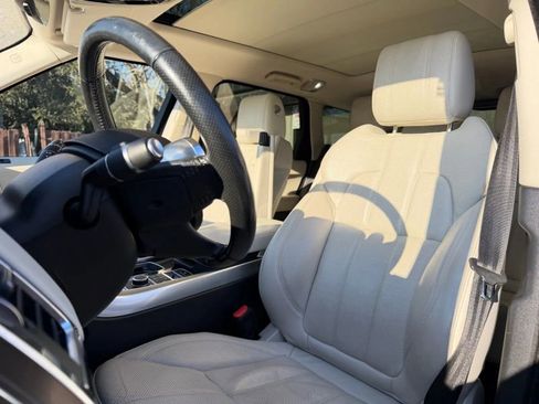 Used 2017 Land Rover Range Rover Sport HSE image 12