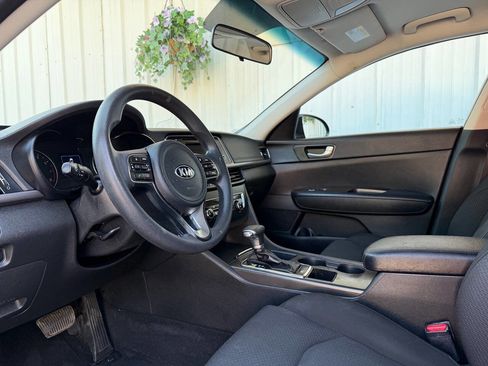 Used 2017 Kia Optima LX w/ Option Group 014 FWD image 11
