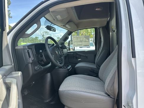 New 2025 Chevrolet Express 3500 Work Van w/ Power Convenience Package image 18