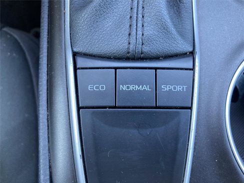 Used 2024 Toyota Camry LE image 14