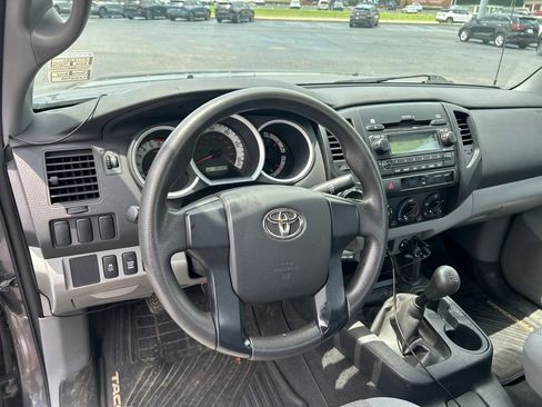 Used 2012 Toyota Tacoma 4x4 Regular Cab image 12