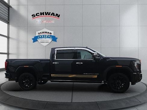 Used 2024 GMC Sierra 2500 Denali Ultimate image 2
