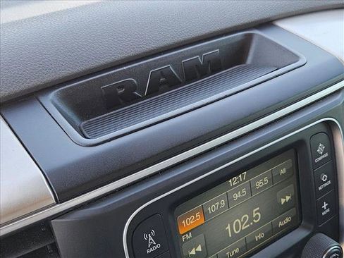 Used 2019 RAM 1500 Classic SLT image 17