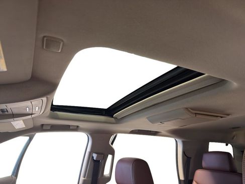 Used 2018 Chevrolet Tahoe Premier image 15