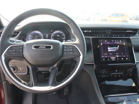 New 2026 Jeep Grand Cherokee L Laredo image 8