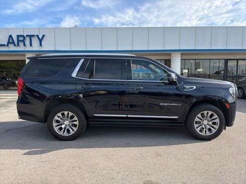 Used 2022 GMC Yukon Denali AWD/4WD image 2