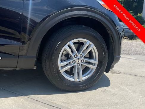 Used 2020 Ford Explorer XLT w/ Equipment Group 202A image 9