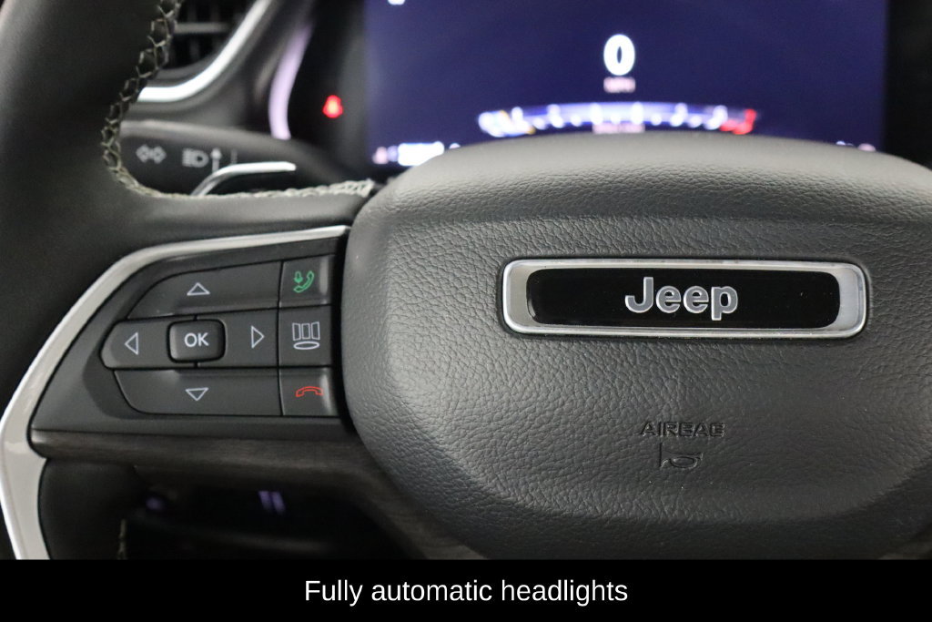 Used 2024 Jeep Grand Cherokee Limited AWD/4WD image 8