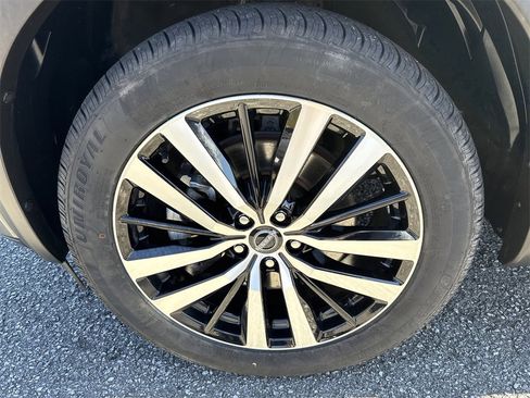 Used 2023 Nissan Pathfinder Platinum w/ Cargo Package image 11