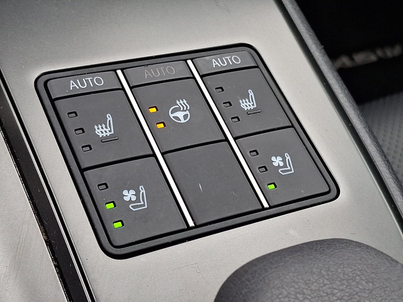 Certified 2025 Lexus UX 300h AWD w/ Accessory Package (Z1) image 23