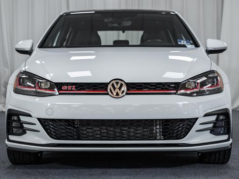 Used 2020 Volkswagen GTI SE image 2