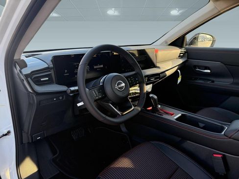 Used 2026 Nissan Kicks SR FWD image 7