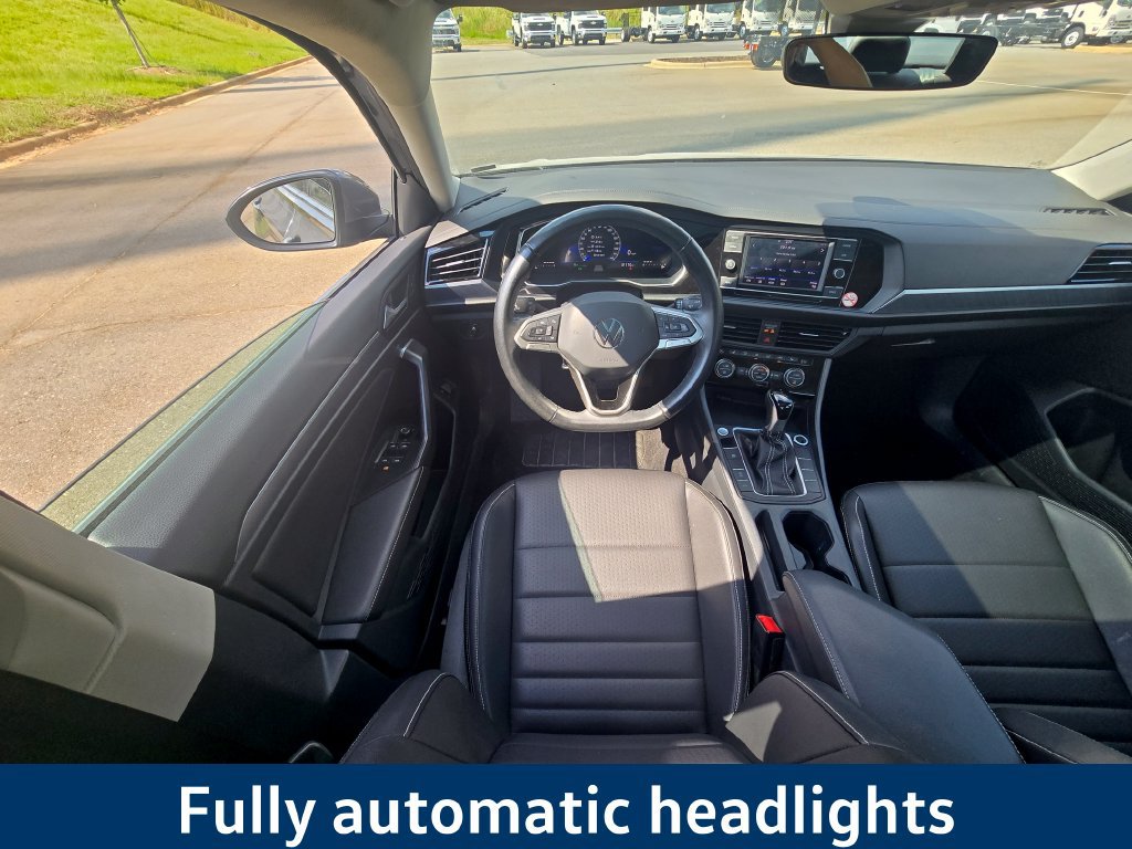Used 2024 Volkswagen Jetta SE FWD image 13
