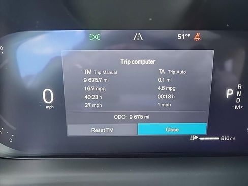Certified 2025 Volvo XC60 B5 Plus AWD/4WD image 16