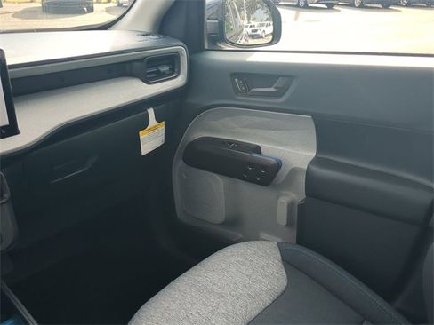 New 2025 Ford Maverick XLT w/ XLT Luxury Package image 6