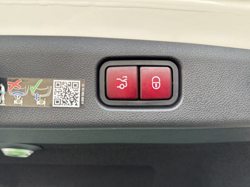 Certified 2025 Mercedes-Benz E 350 Sedan image 9