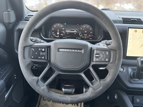Certified 2024 Land Rover Defender 110 V8 image 23