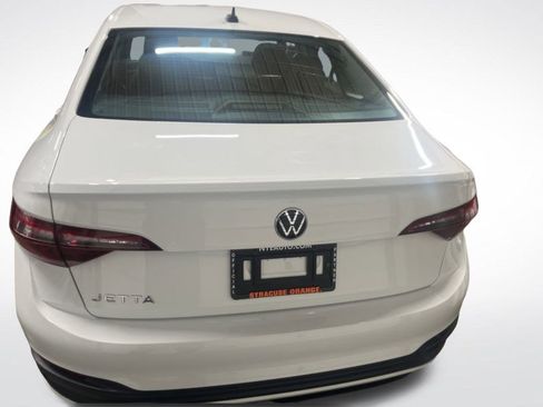 Used 2023 Volkswagen Jetta S image 5