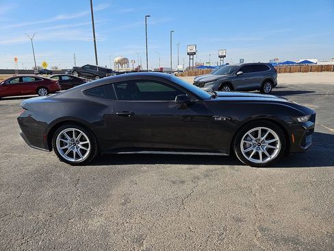 Used 2024 Ford Mustang GT Premium image 9