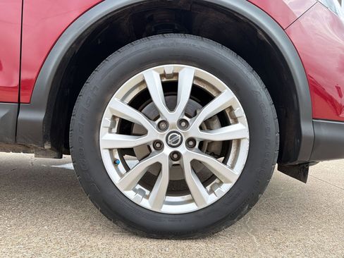 Used 2020 Nissan Rogue Sport SV FWD image 11