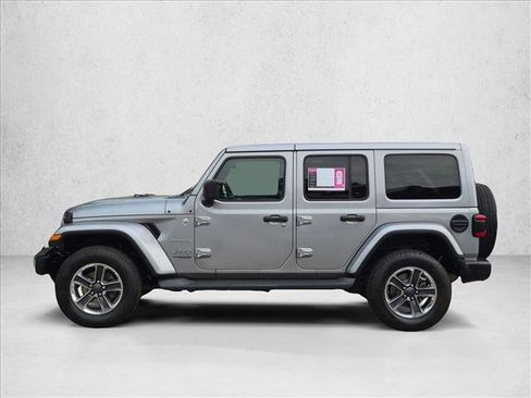 Used 2019 Jeep Wrangler Unlimited Sahara AWD/4WD image 2