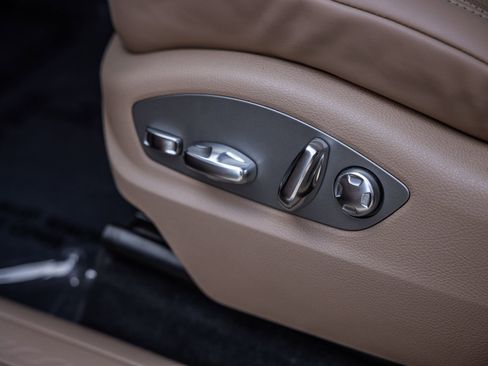 Certified 2026 Porsche Macan AWD/4WD image 21