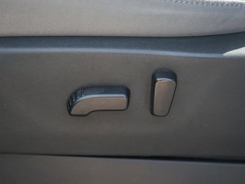 Used 2022 Nissan Frontier SV AWD/4WD image 16