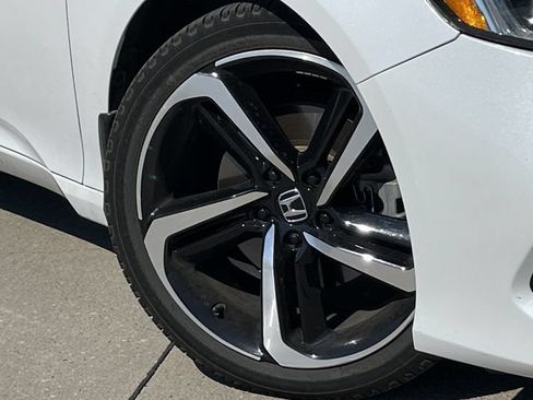 Used 2021 Honda Accord Sport image 9