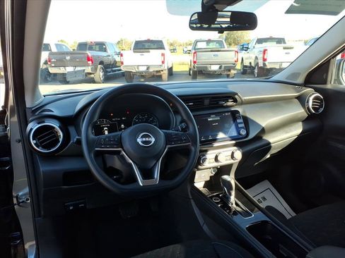 Used 2024 Nissan Kicks SV image 14