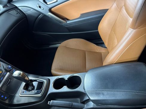 Used 2015 Hyundai Genesis 3.8 image 17