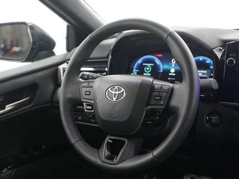 Used 2025 Toyota Camry XSE image 14