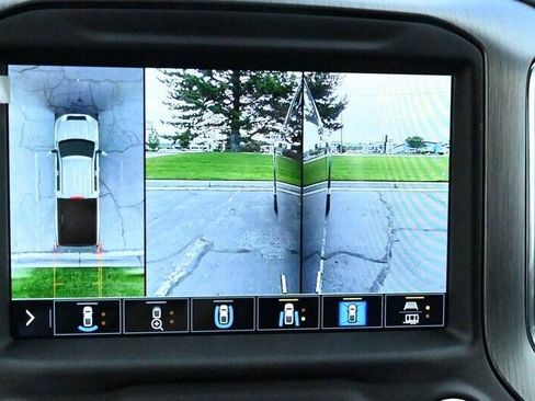 Used 2022 GMC Sierra 3500 Denali w/ Denali Ultimate Package AWD/4WD image 21