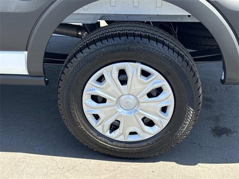 New 2025 Ford Transit 250 148 Medium Roof image 32