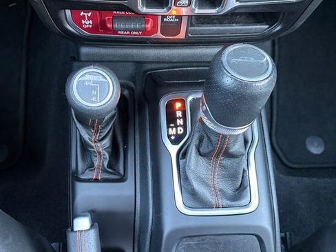 Used 2021 Jeep Gladiator Mojave image 12