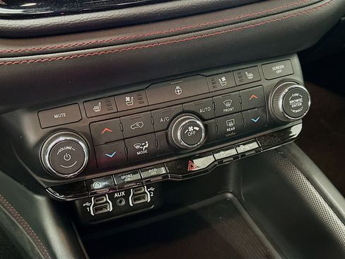 Used 2024 Dodge Durango GT image 24