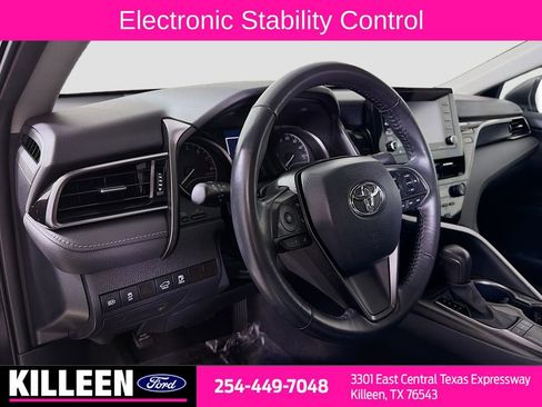 Used 2024 Toyota Camry SE image 10
