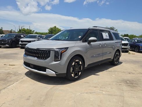 New 2026 Kia Carnival EX FWD image 4