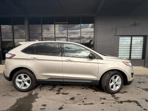 Used 2017 Ford Edge SE image 4