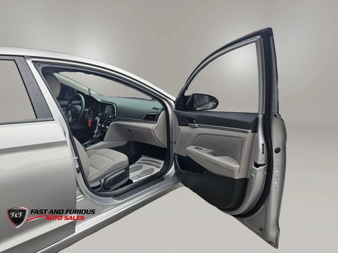 Used 2020 Hyundai Elantra SEL FWD image 11