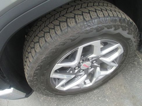 Used 2024 GMC Sierra 1500 SLT w/ SLT Premium Plus Package AWD/4WD image 15