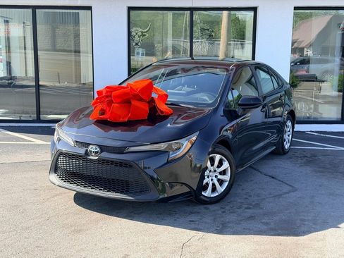 Used 2022 Toyota Corolla LE FWD image 1